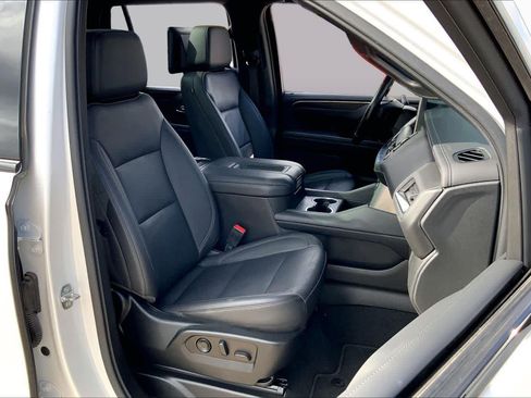 Used 2022 Chevrolet Tahoe Z71 w/ Off-Road Capability Package AWD/4WD image 9