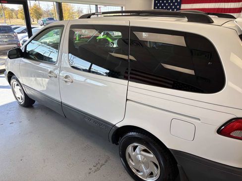 Used 2003 Toyota Sienna CE image 12