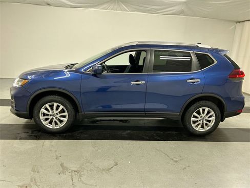 Used 2019 Nissan Rogue SV image 6