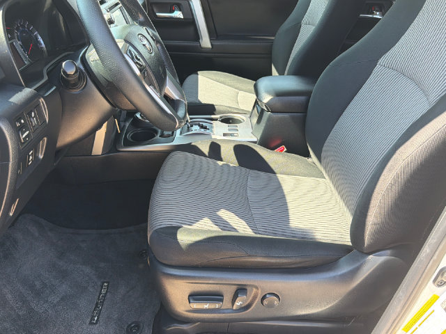 Used 2017 Toyota 4Runner SR5 AWD/4WD image 22