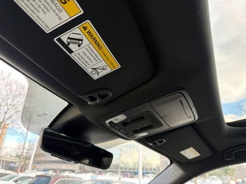 Used 2025 Honda Pilot TrailSport image 35