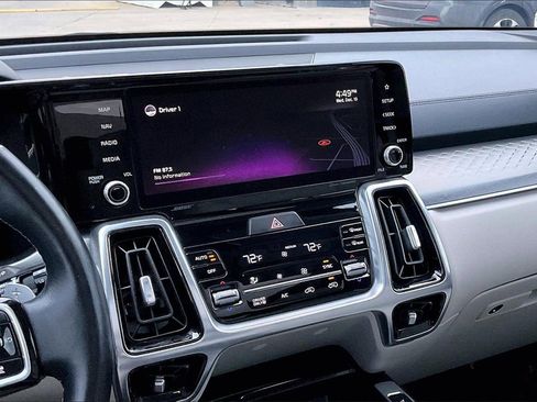 Certified 2022 Kia Sorento SX Prestige w/ Panoramic Sunroof Package image 6