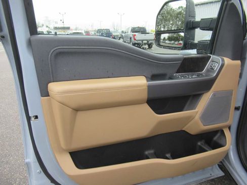 Used 2024 Ford F250 Lariat image 27