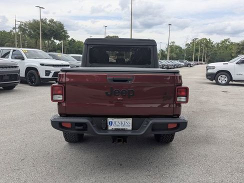 Used 2021 Jeep Gladiator Sport AWD/4WD image 9