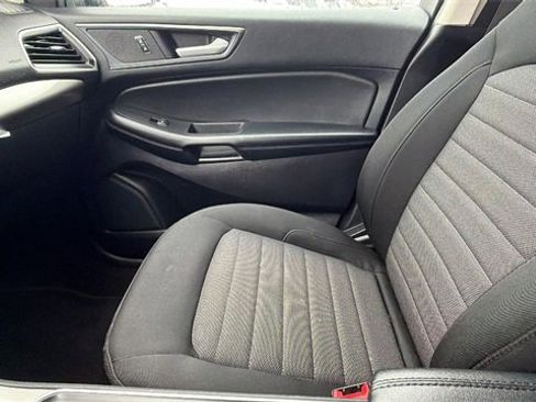 Used 2022 Ford Edge SE w/ Black Appearance Package image 23