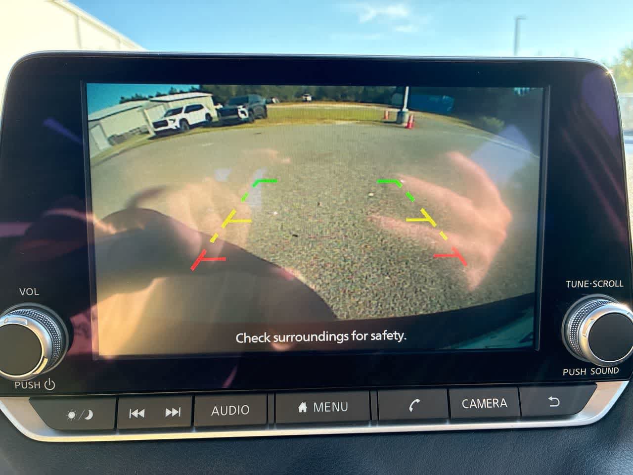 Used 2025 Nissan Sentra SV FWD image 14