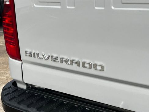 Used 2024 Chevrolet Silverado 2500 Custom w/ Custom Value Package image 16