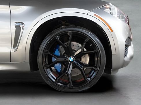 Used 2017 BMW X6 M image 16