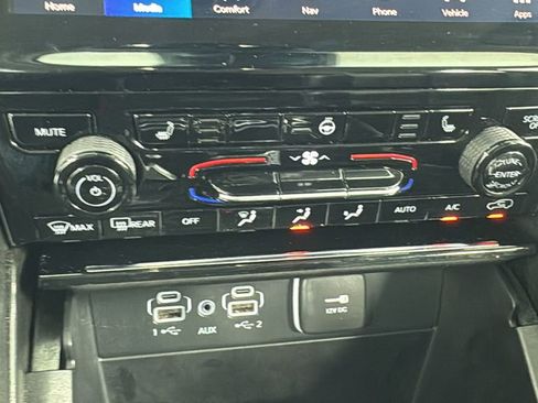 Used 2024 Jeep Grand Cherokee Limited image 27