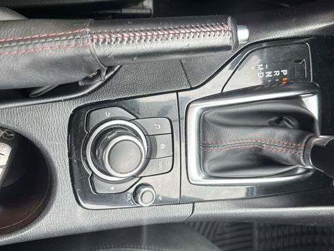 Used 2015 MAZDA MAZDA3 i Touring image 24