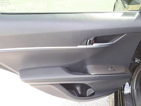 Certified 2023 Toyota Camry SE image 7