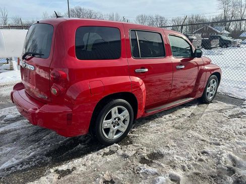 Used 2010 Chevrolet HHR LT image 2