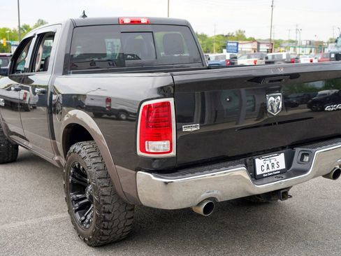 Used 2018 RAM 1500 Laramie w/ Convenience Group AWD/4WD image 4