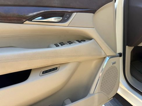 Used 2015 Cadillac Escalade ESV Premium image 9