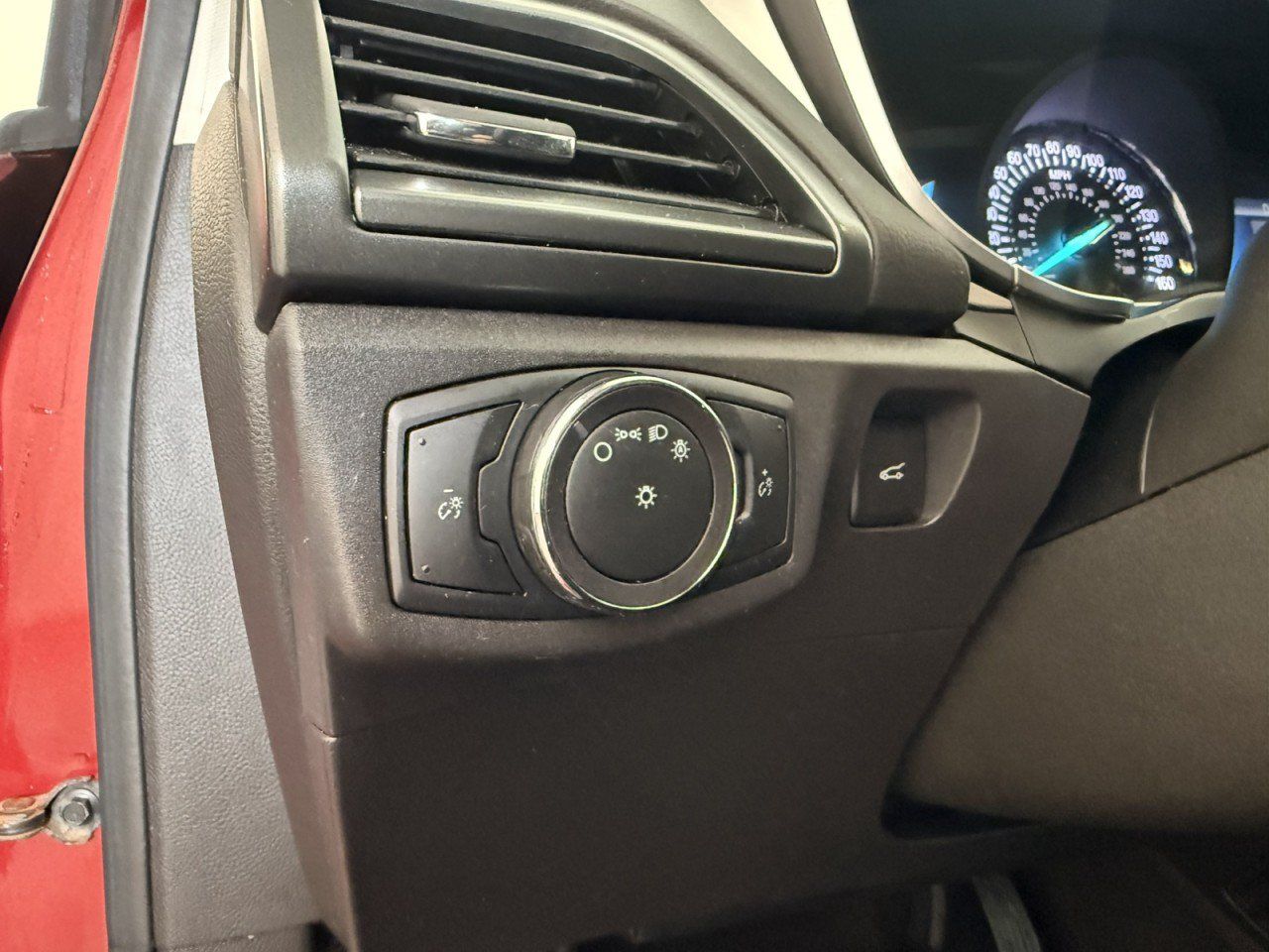 Used 2014 Ford Fusion SE FWD image 20