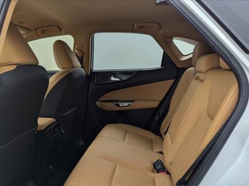 Used 2025 Lexus NX 250 NX 250 w/ Towing Package (2000 Lbs) image 17