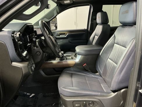 Used 2023 Chevrolet Silverado 1500 High Country w/ High Country Premium Package AWD/4WD image 14