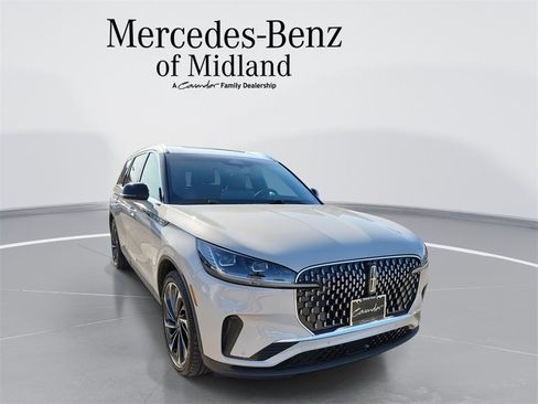 Used 2025 Lincoln Aviator Reserve w/ Equipment Group 201A image 1