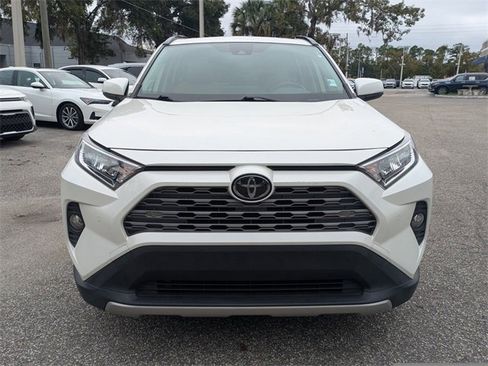 Used 2020 Toyota RAV4 Limited image 9