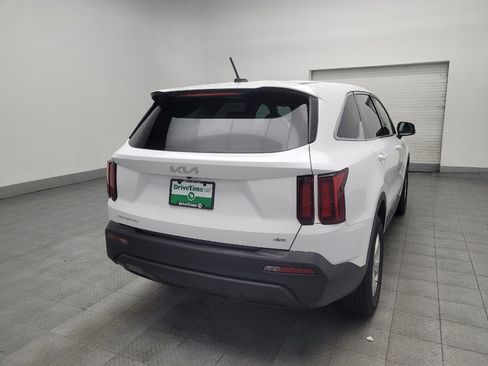 Used 2023 Kia Sorento LX image 9