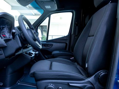 Used 2024 Mercedes-Benz Sprinter 3500 w/ Acoustic Package image 14