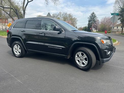 Used 2016 Jeep Grand Cherokee Laredo image 5