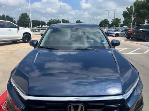 Used 2025 Honda CR-V LX image 2