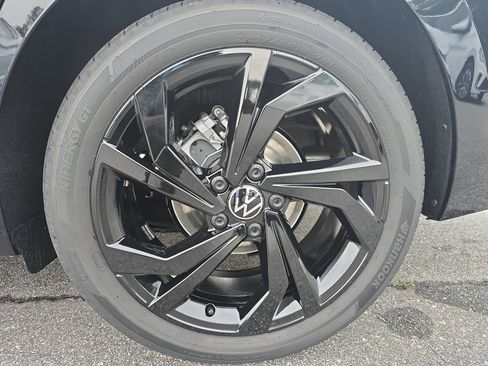 New 2026 Volkswagen Jetta SE image 32