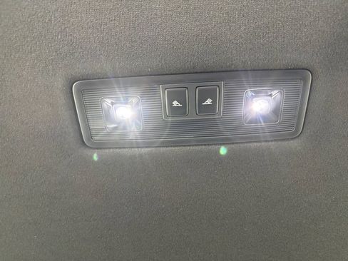 Used 2022 Volkswagen Tiguan SE R-Line FWD image 40