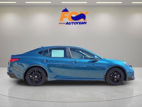 Used 2026 Toyota Camry SE w/ Convenience Package image 5