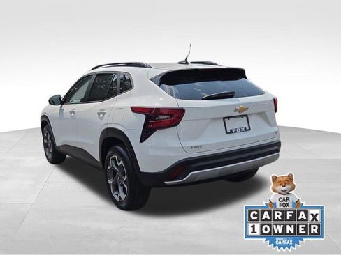 Certified 2024 Chevrolet Trax LT w/ Driver Confidence Package FWD image 3