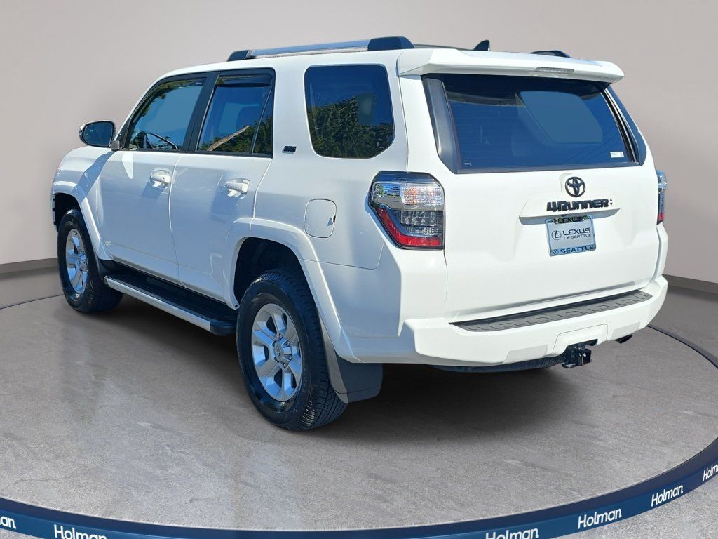 Used 2022 Toyota 4Runner SR5 Premium w/ Moonroof Package AWD/4WD image 8