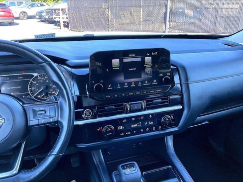 Used 2023 Nissan Pathfinder SL w/ Black Appearance Package AWD/4WD image 19