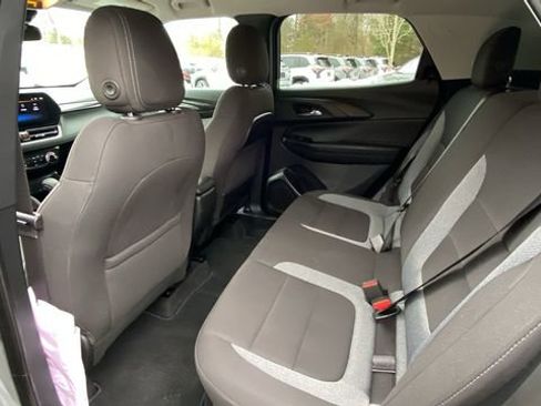 Used 2025 Chevrolet TrailBlazer LT image 33