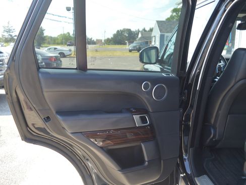 Used 2015 Land Rover Range Rover Supercharged AWD/4WD image 24