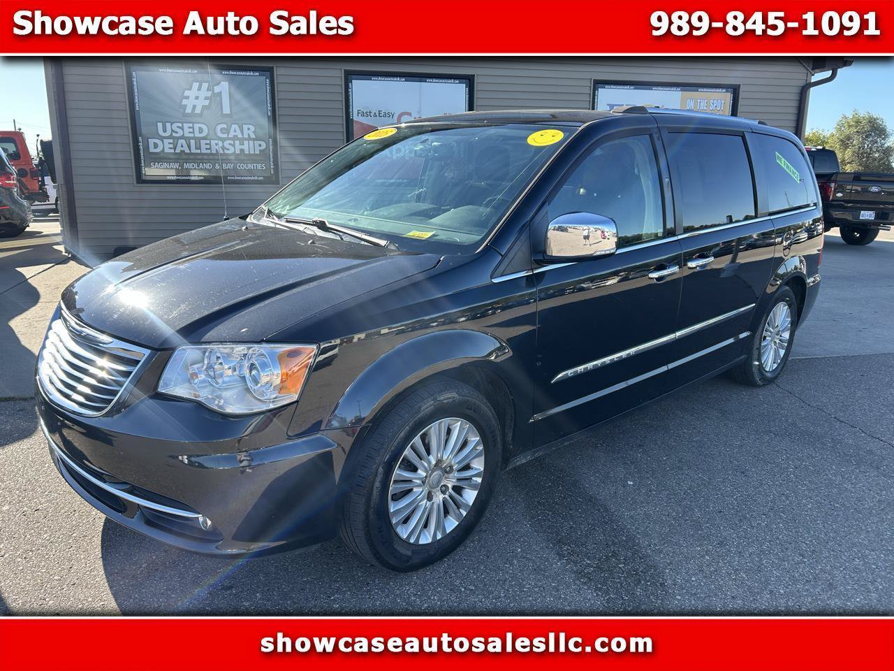 Used 2015 Chrysler Town & Country Limited Platinum FWD image 1
