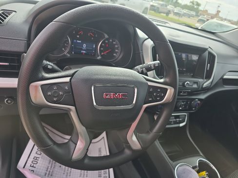 Used 2022 GMC Terrain SLE w/ Driver Convenience Package image 10