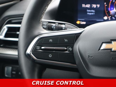 Used 2026 Chevrolet Traverse LT w/ Sun and Wheel Package FWD image 15