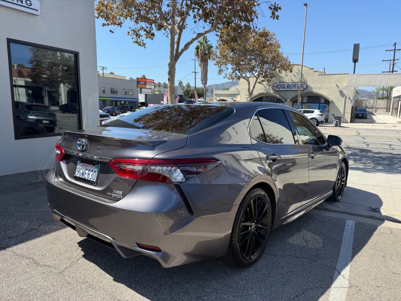 Used 2021 Toyota Camry XSE FWD image 10