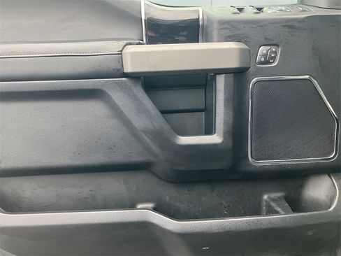 Used 2021 Ford F250 Platinum w/ FX4 Off-Road Package image 39