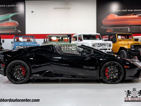 Used 2021 Lamborghini Huracan EVO image 9