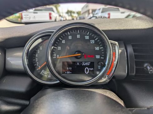 Used 2021 MINI Cooper 2-Door Hardtop FWD image 16