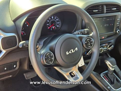Used 2022 Kia Soul LX FWD image 21
