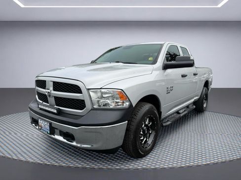 Used 2019 RAM 1500 Express AWD/4WD image 2
