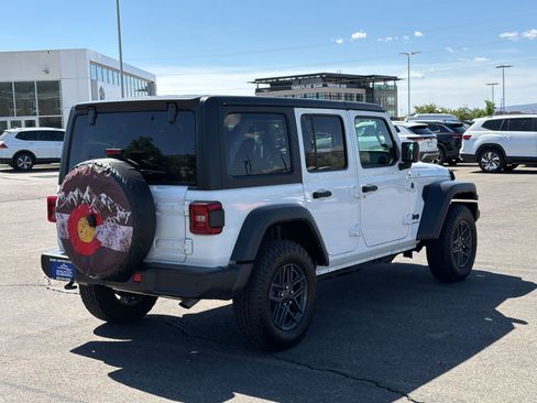Used 2024 Jeep Wrangler Unlimited Sport AWD/4WD image 9