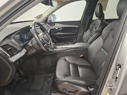 Used 2021 Volvo XC90 T5 Momentum image 8