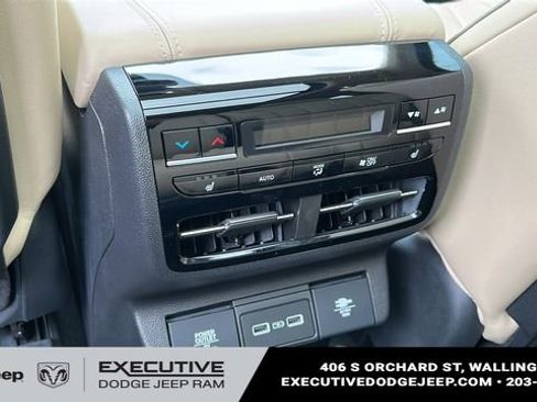 Used 2022 Acura MDX SH-AWD w/ Advance Package image 26