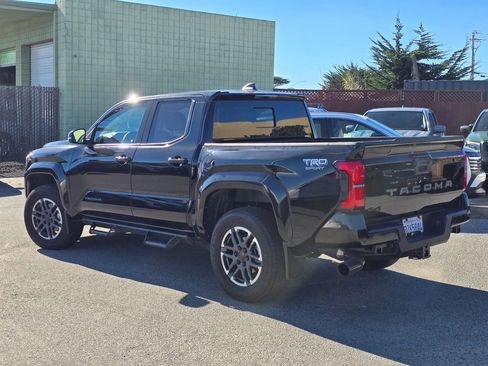 Used 2024 Toyota Tacoma TRD Sport image 3