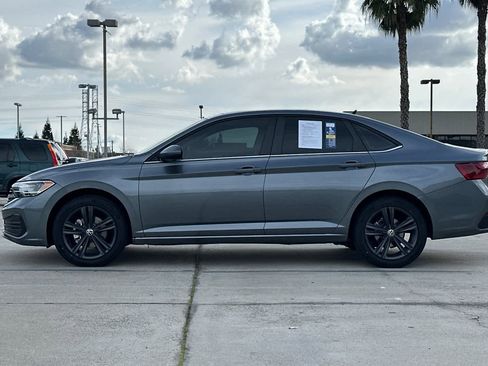 Used 2022 Volkswagen Jetta SE image 6