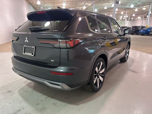 New 2025 Mitsubishi Outlander SE image 7